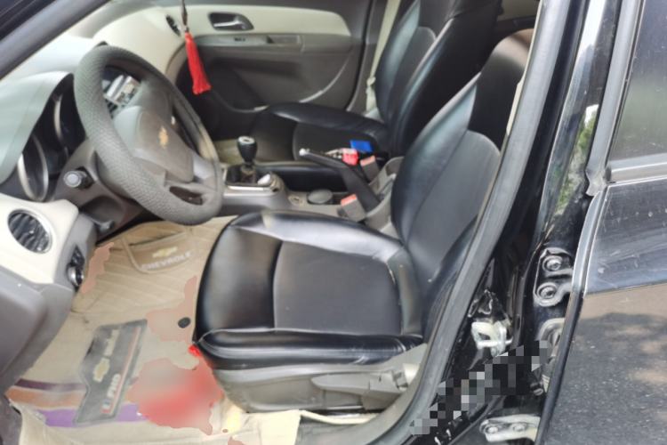 Used Chevrolet Cruze 2015 1.5L Classic SL MT Left Front Seat