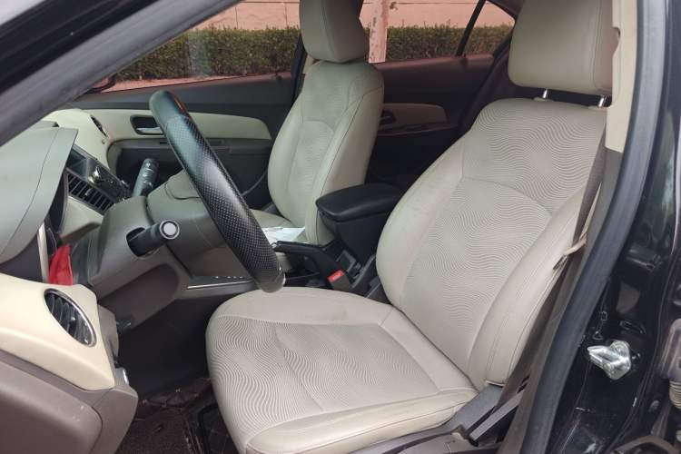 Used Chevrolet Cruze 2015 1.5L Classic SE AT Left Front Seat