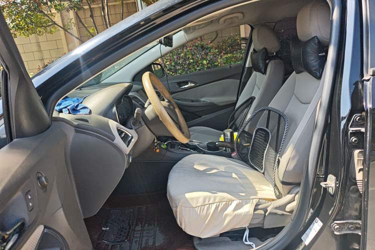 Used Chevrolet Cruze 2015 1.5L Automatic Fashion Navigation Edition Left Front Seat