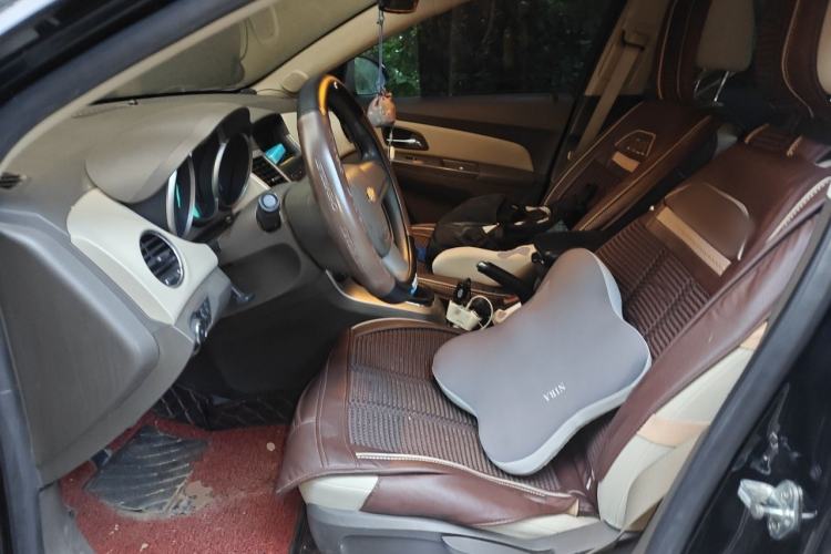 Used Chevrolet Cruze 2015 1.5L Classic SL MT Left Front Seat