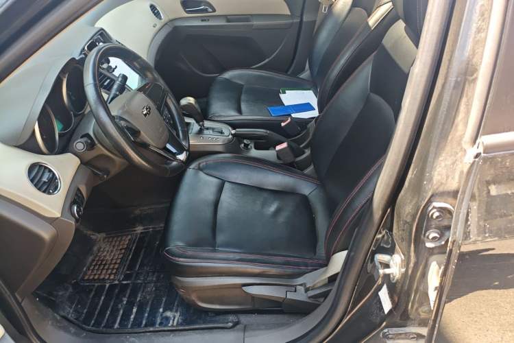 Used Chevrolet Cruze 2015 1.5L Classic SE AT Left Front Seat