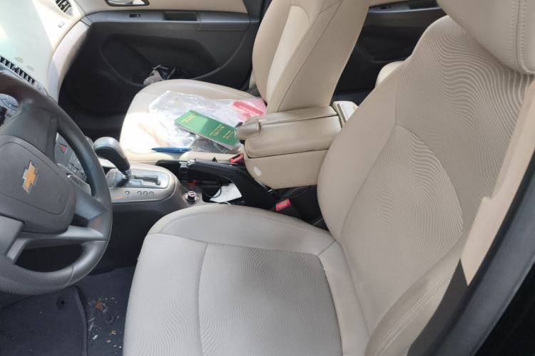 Used Chevrolet Cruze 2015 1.5L Classic SE AT Left Front Seat