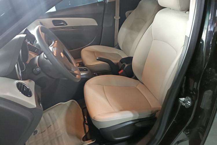 Used Chevrolet Cruze 2015 1.5L Classic SE AT Left Front Seat