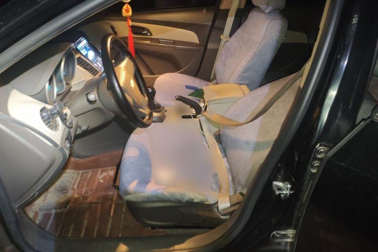 Used Chevrolet Cruze 2015 1.5L Classic SL MT Left Front Seat