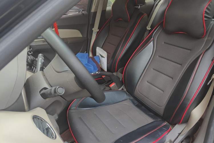 Used Chevrolet Cruze 2015 1.5L Classic SE MT Left Front Seat