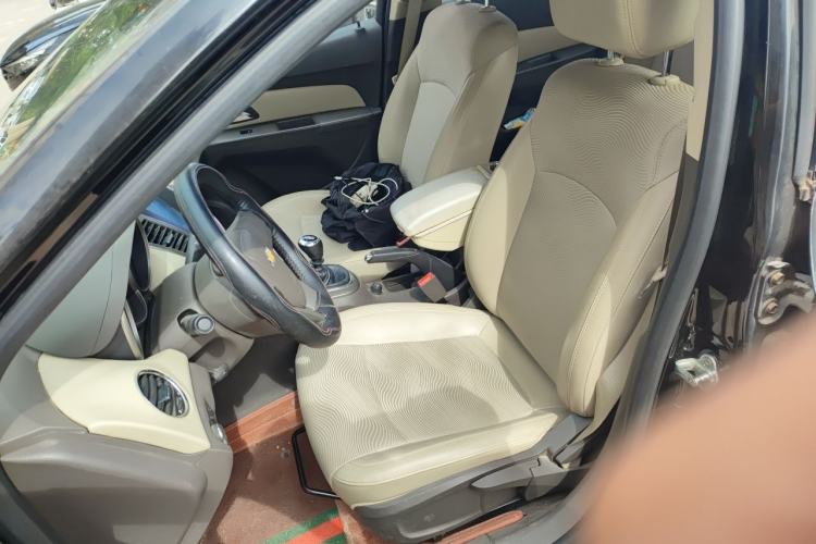 Used Chevrolet Cruze 2015 1.5L Classic SE MT Left Front Seat