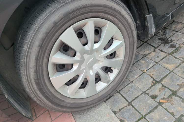 Used Chevrolet Cruze 2015 1.5L Classic SL MT Left Front Wheel Hub