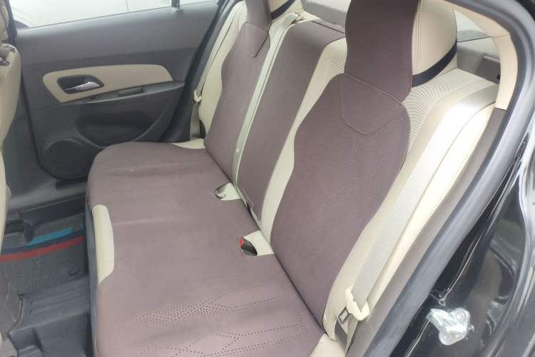 Used Chevrolet Cruze 2015 1.5L Classic SE MT Left Rear Seat