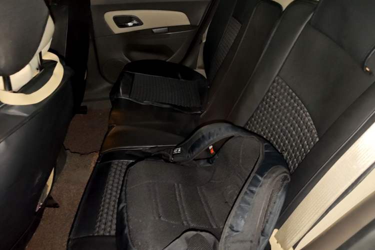 Used Chevrolet Cruze 2015 1.5L Classic SE AT Left Rear Seat