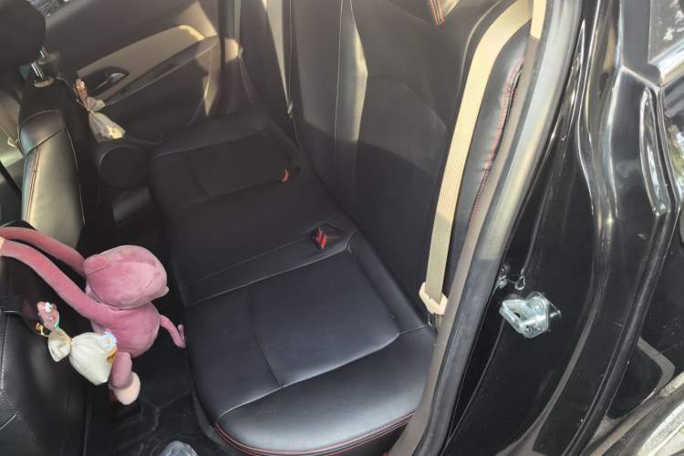 Used Chevrolet Cruze 2015 1.5L Classic SL MT Left Rear Seat