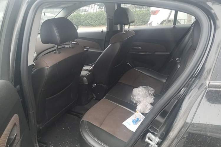 Used Chevrolet Cruze 2015 Hatchback 1.6L Manual Comfort Edition Left Rear Seat