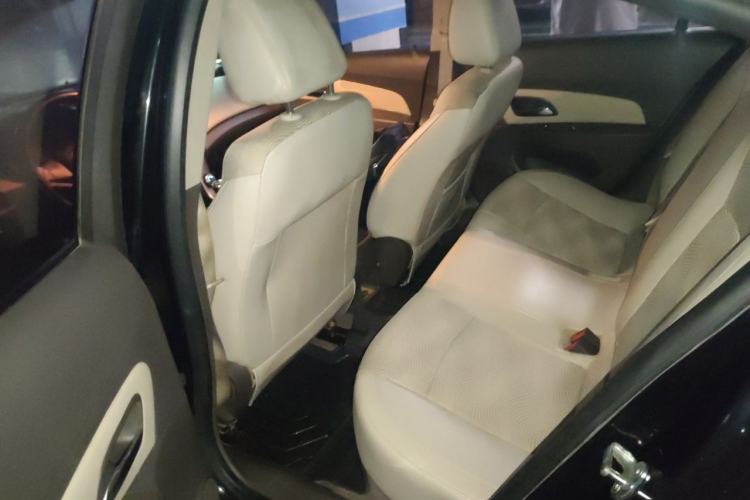 Used Chevrolet Cruze 2015 1.5L Classic SE MT Left Rear Seat