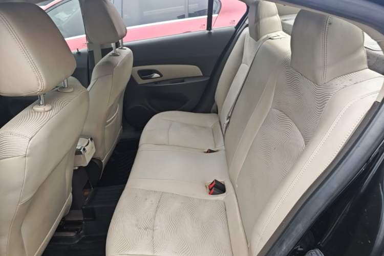 Used Chevrolet Cruze 2015 1.5L Classic SE MT Left Rear Seat