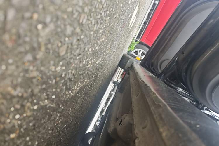 Used Chevrolet Cruze 2015 1.5L Classic SE MT Left Side Sill