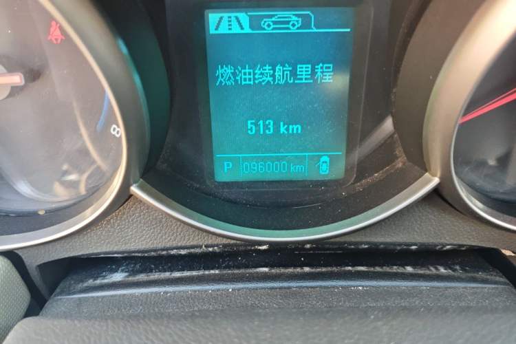 Used Chevrolet Cruze 2015 1.5L Classic SE AT Odometer Close Up