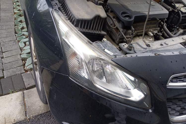 Used Chevrolet Cruze 2015 1.5L Classic SE MT Right Front Headlight