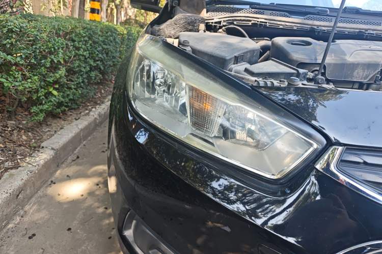 Used Chevrolet Cruze 2015 1.5L Automatic Fashion Navigation Edition Right Front Headlight