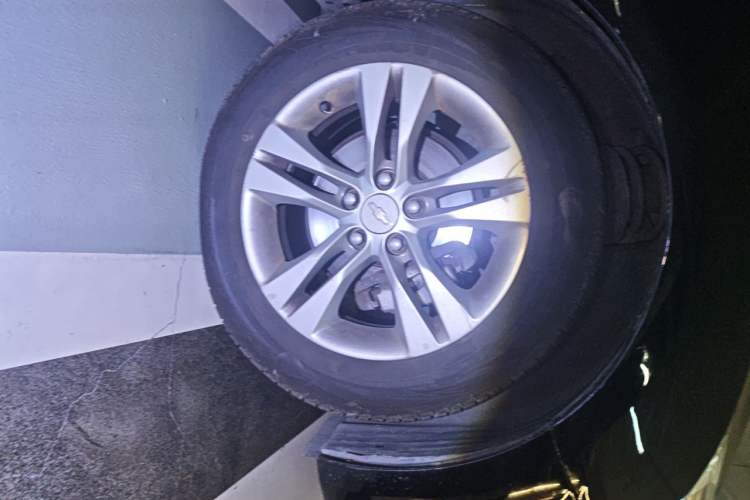 Used Chevrolet Cruze 2015 1.5L Classic SE MT Right Front Wheel Hub