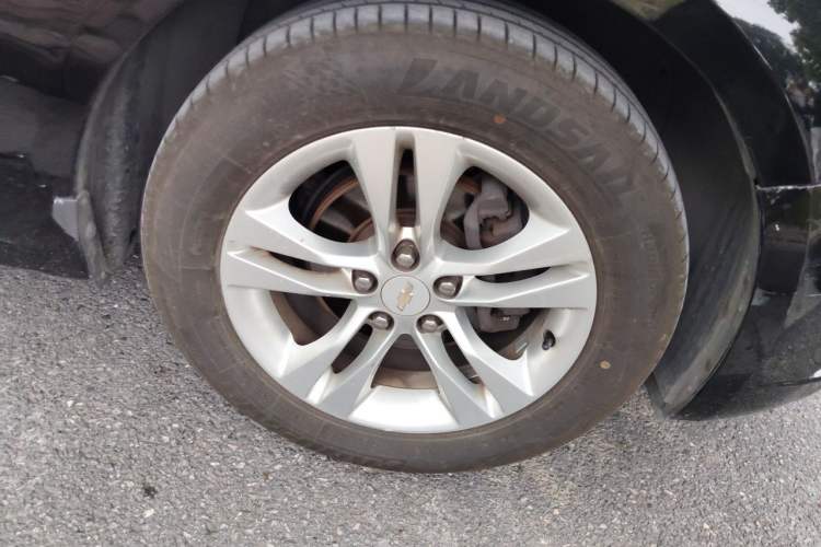 Used Chevrolet Cruze 2015 1.5L Classic SE MT Right Front Wheel Hub