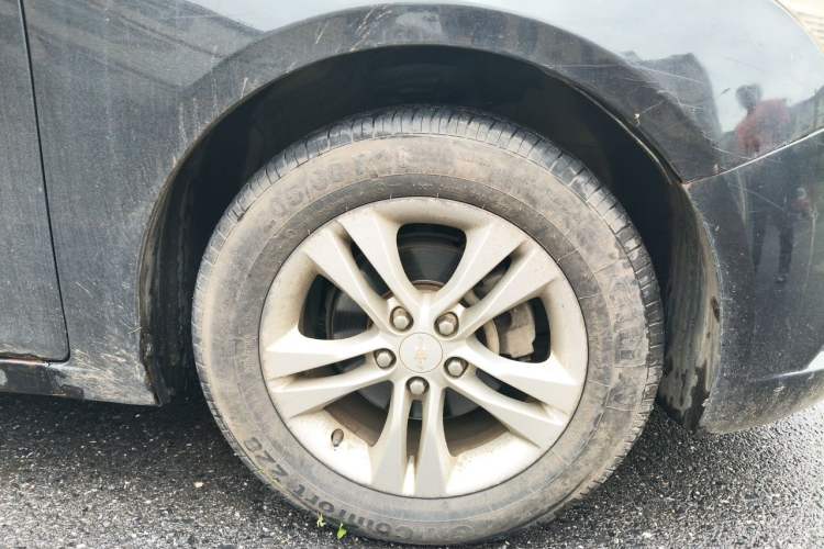 Used Chevrolet Cruze 2015 1.5L Classic SE AT Right Front Wheel Hub