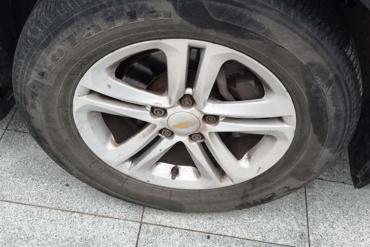 Used Chevrolet Cruze 2015 1.5L Classic SL MT Right Front Wheel Hub