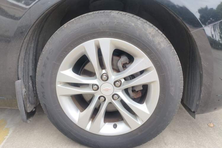 Used Chevrolet Cruze 2015 1.5L Classic SE MT Right Front Wheel Hub