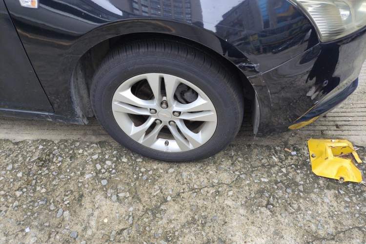 Used Chevrolet Cruze 2015 1.5L Classic SE MT Right Front Wheel Hub