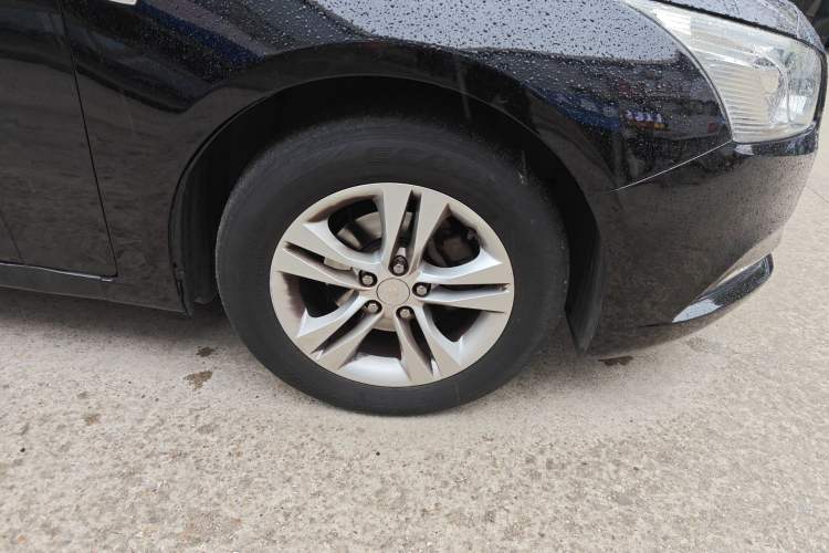 Used Chevrolet Cruze 2015 1.5L Classic SE MT Right Front Wheel Hub