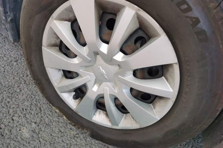 Used Chevrolet Cruze 2015 1.5L Classic SL MT Right Front Wheel Hub