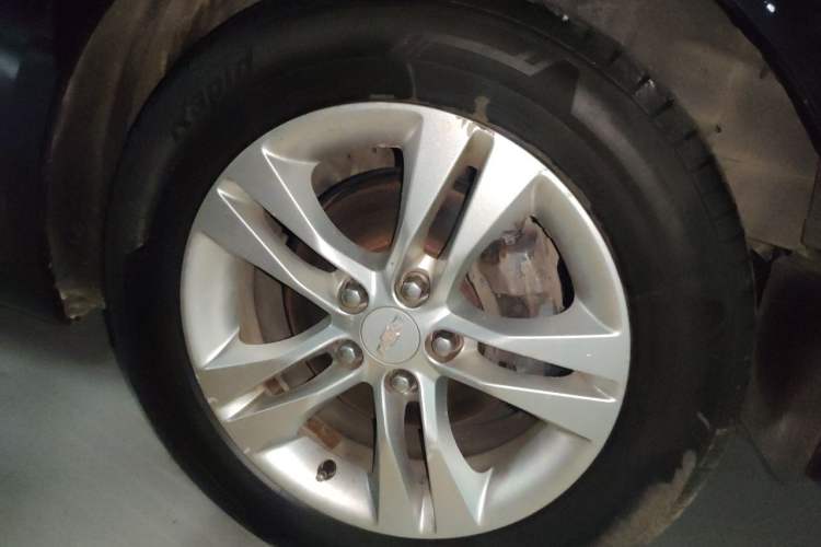 Used Chevrolet Cruze 2015 1.5L Classic SE MT Right Front Wheel Hub