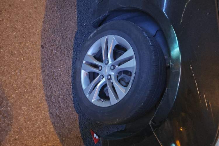 Used Chevrolet Cruze 2015 1.5L Classic SE AT Right Front Wheel Hub
