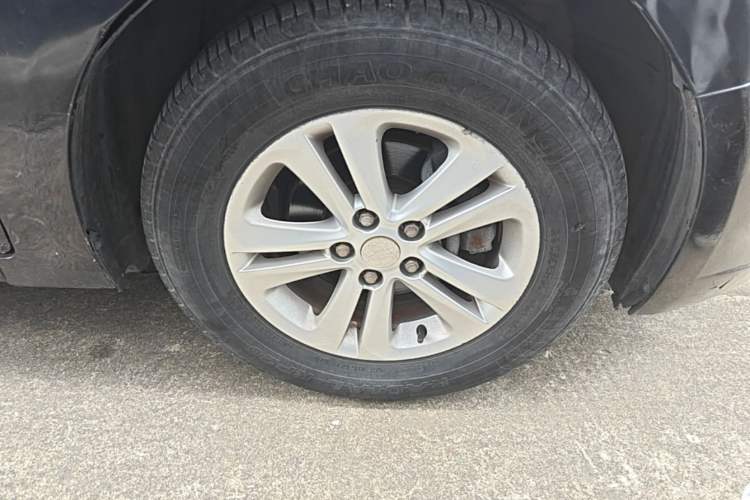 Used Chevrolet Cruze 2015 1.5L Classic SL MT Right Front Wheel Hub