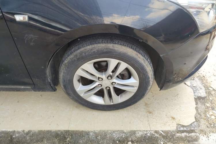 Used Chevrolet Cruze 2015 1.5L Classic SE AT Right Front Wheel Hub