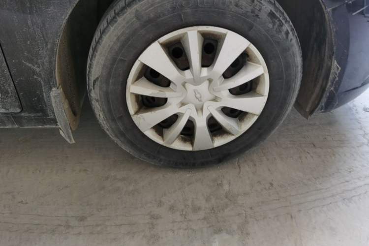 Used Chevrolet Cruze 2015 1.5L Classic SL MT Right Front Wheel Hub