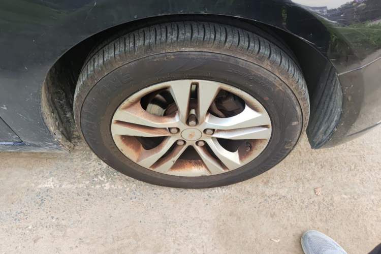 Used Chevrolet Cruze 2015 1.5L Classic SE AT Right Front Wheel Hub