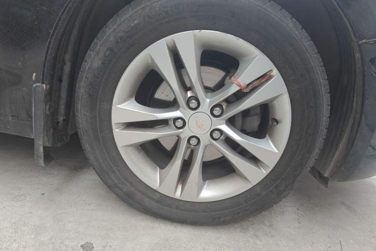 Used Chevrolet Cruze 2015 1.5L Classic SE MT Right Front Wheel Hub