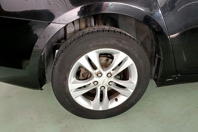 Used Chevrolet Cruze 2015 1.5L Classic SE AT Right Rear Wheel Hub