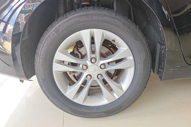 Used Chevrolet Cruze 2015 1.5L Classic SE MT Right Rear Wheel Hub