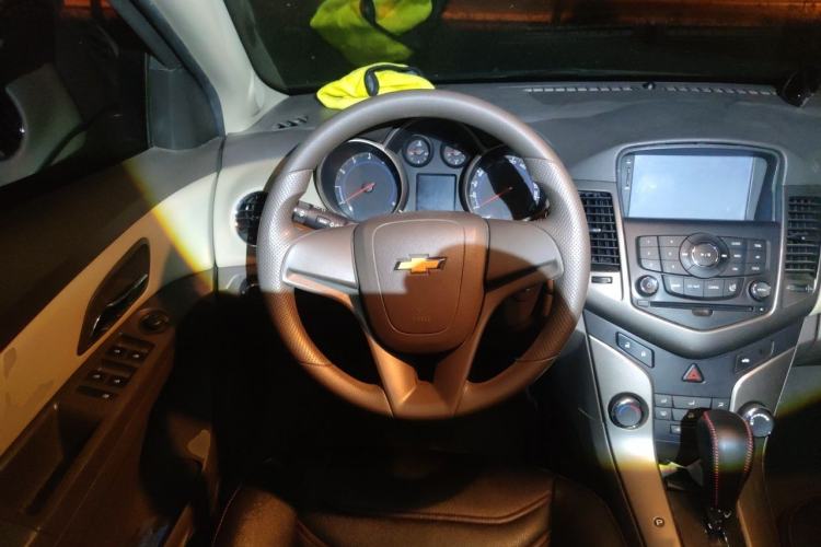 Used Chevrolet Cruze 2015 1.5L Classic SE AT Steering Wheel