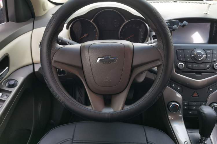 Used Chevrolet Cruze 2015 1.5L Classic SE AT Steering Wheel