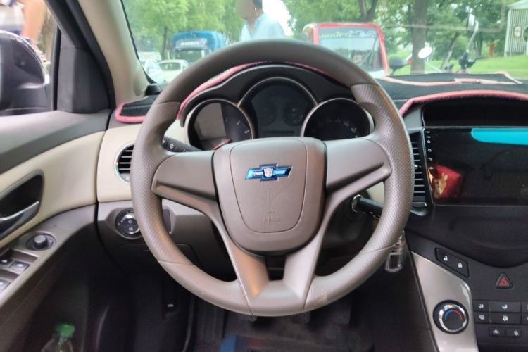 Used Chevrolet Cruze 2015 1.5L Classic SE MT Steering Wheel