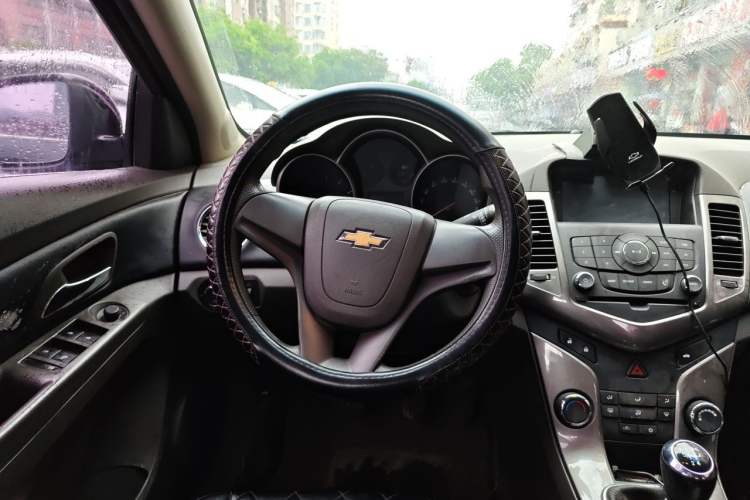 Used Chevrolet Cruze 2015 1.5L Classic SE MT Steering Wheel