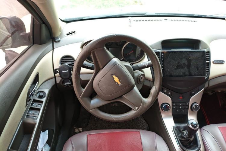 Used Chevrolet Cruze 2015 1.5L Classic SL MT Steering Wheel