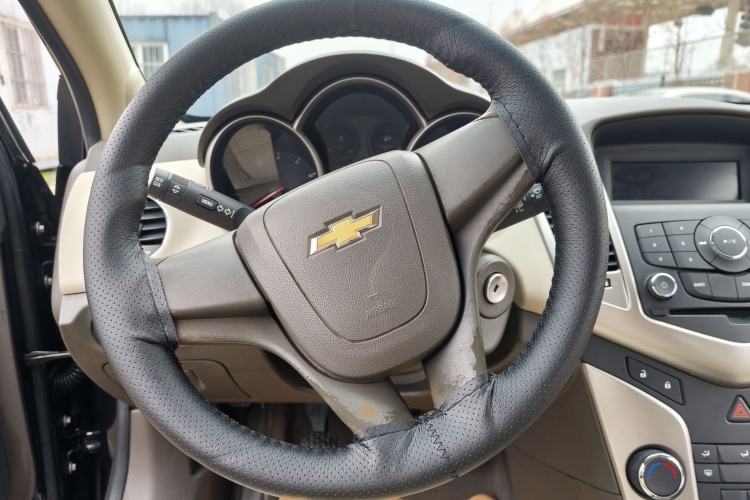 Used Chevrolet Cruze 2015 1.5L Classic SL MT Steering Wheel