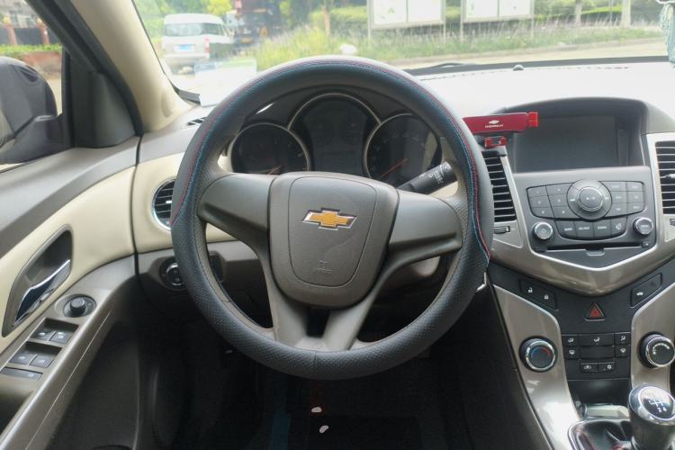 Used Chevrolet Cruze 2015 1.5L Classic SE MT Steering Wheel