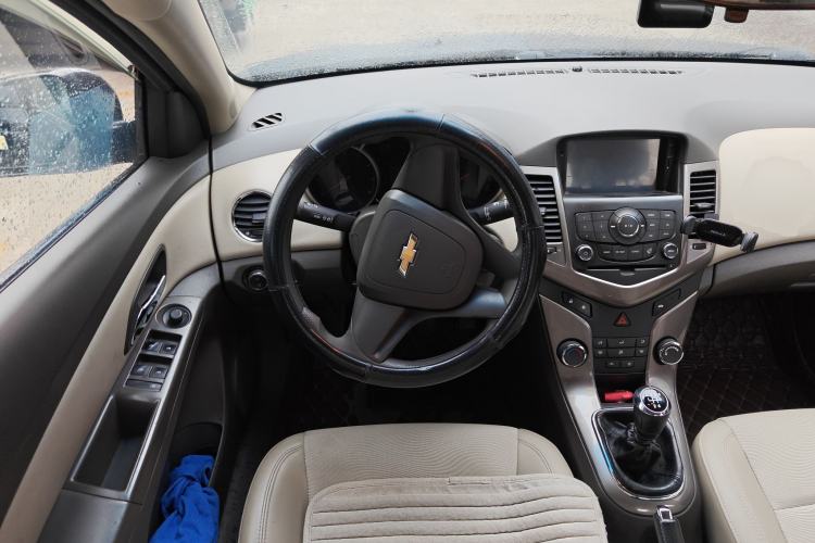 Used Chevrolet Cruze 2015 1.5L Classic SE MT Steering Wheel