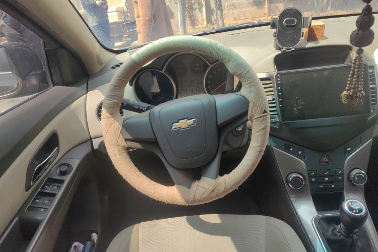 Used Chevrolet Cruze 2015 1.5L Classic SE MT Steering Wheel