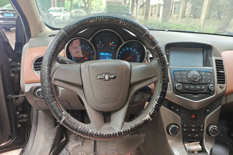 Used Chevrolet Cruze 2015 1.5L Classic SE MT Steering Wheel