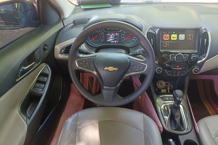 Used Chevrolet Cruze 2015 1.5L Automatic Luxury Edition Steering Wheel