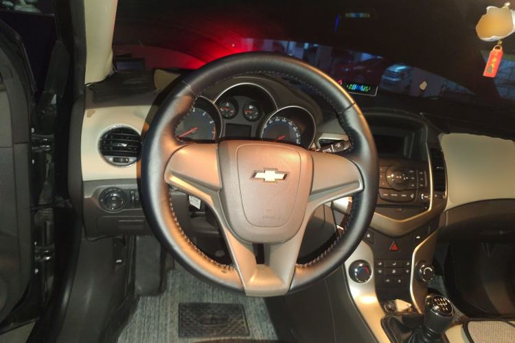 Used Chevrolet Cruze 2015 1.5L Classic SE MT Steering Wheel